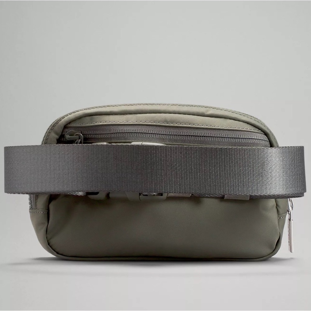 lululemon Everywhere Belt Bag Grey Sage - Picture 2 of 5